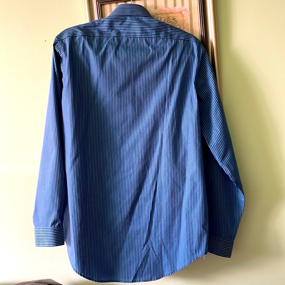 Brand new! Brought it from Macy’s for my husband but he never worn - Picture 4 of 6